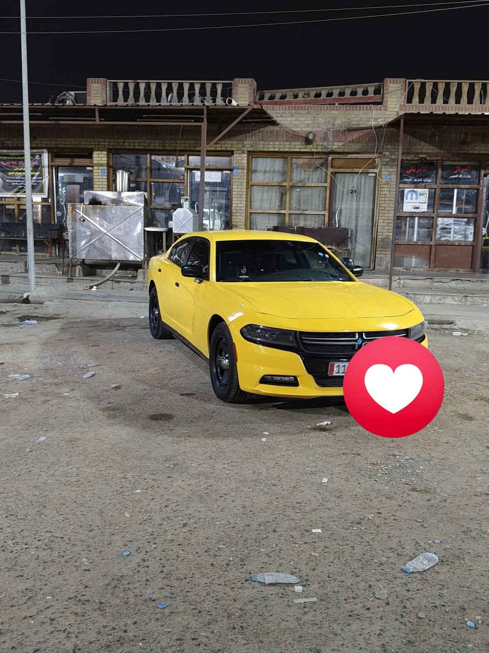 جارجر هيمي 2023 حادث بسيط باب سدر  سياره جديده ما ناقصه شي كله نضيف ***********
