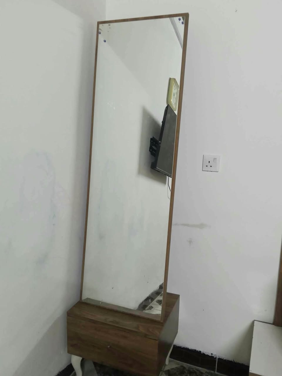 سرير • غرفة نوم