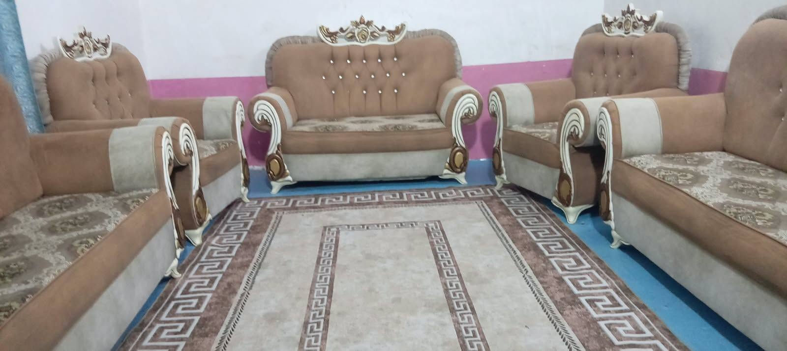 ١٠مقعد • ملكي • نضيف