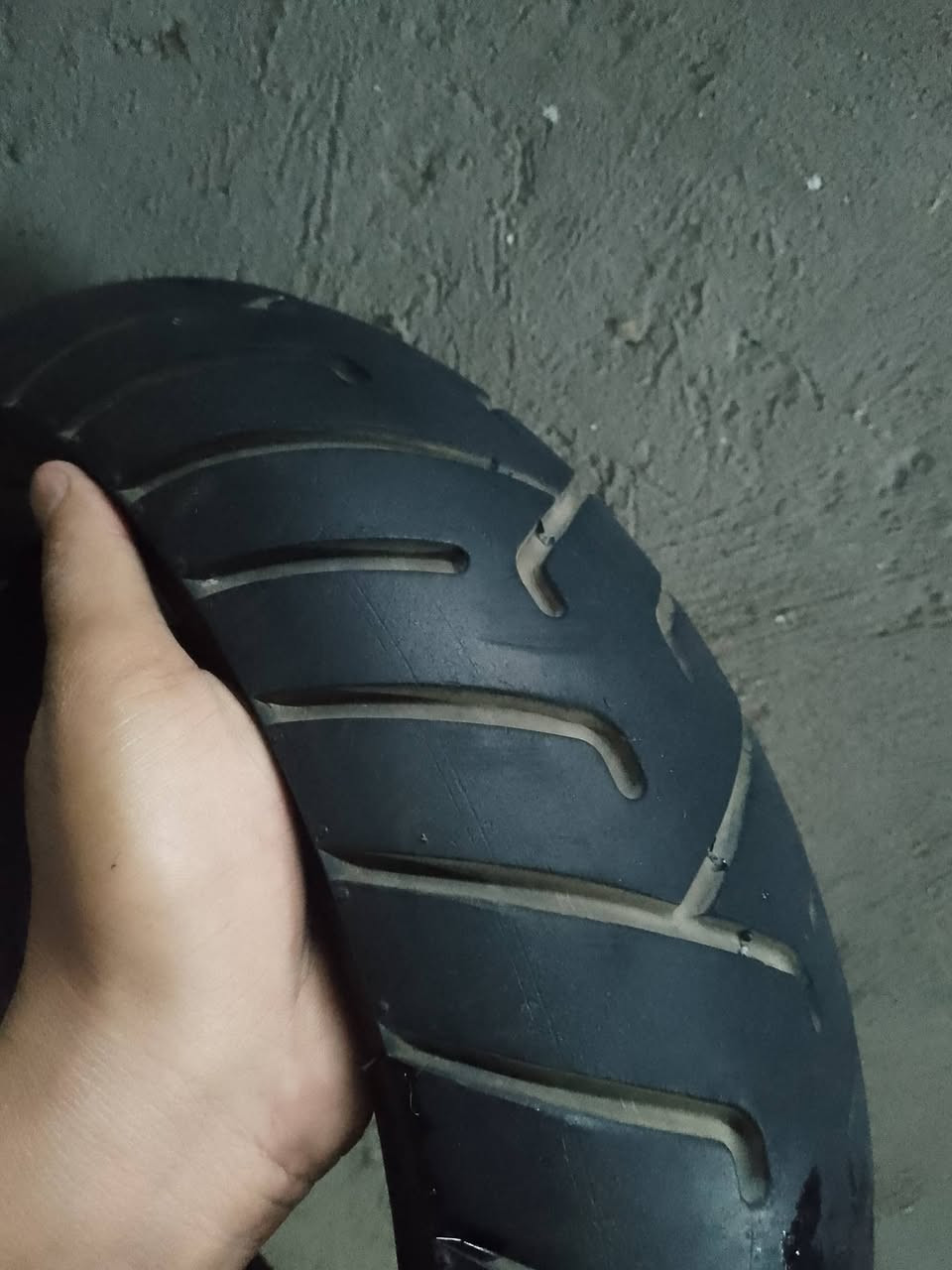 تاير إمامي سكنس باله***********
