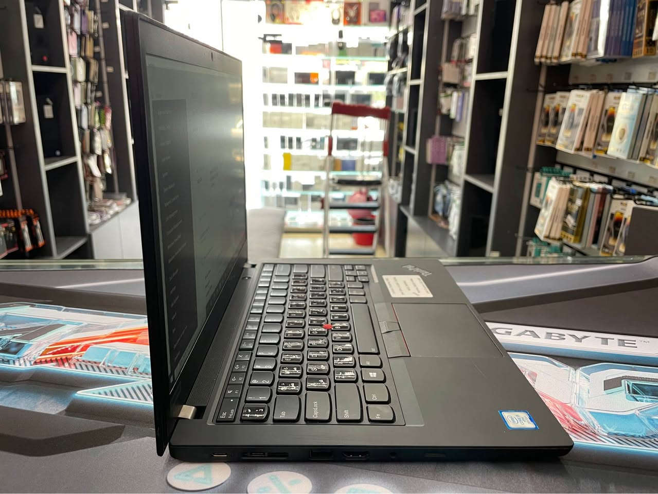 Lenovo ThinkPad T490 بۆ فرۆشتن

Intel V Pro i5-8365 1.60GHz
16GB 2400MHz
Toshiba 256 GB NVMe
UHD Graphics 620 8GB Touchscreen 

لاپتۆپەکە زۆر خاوێنە تەنها لەشاشەکەی خەتێک زیاد سپیە هەر ئەوەندە 

ناونیشان هەولێر  نرخ (300$)
ژمارە مۆبایل 
*********** أربيل, العراق

نص مكتوب في الصور:
- Settings Home Find a setting System Display Sound Notifications & actions Focus assist Power & sleep Battery Storage Tablet Multitasking Projecting to this PC Type here to search About Your PC is monitored and protected. See details in Windows Security Installed RAM 16.0 GB Speed: 2667 MT/s DESKTOP-SCGG67Q 20N1S4CU00 Device Specifications Device Name Processor Installed RAM Graphic Card DESKTOP-SCGG67Q Intel(R) Core(TM) i5-8365U CPU @ 1.60GHz 1.30 GHz 16.0 GB (15.7 GB usable) Intel(R) UHD Graphics 620 Processor Intel(R) Core(TM) i5-8365U CPU @ 1.60GHz 1.30 GHz Graphics Card 128 MB Intel(R) UHD Graphics 620 Storage 238 GB Related settings Change product key or upgrade your edition of Windows Read the Microsoft Software License Terms BitLocker settings Device Manager Remote desktop System protection Advanced system settings Rename this PC Rename this PC Copy Copy Get help Get Windows 10 ENG ARIO 1205 PM
- Lenovo ThinkPad T490 Intel VPro i5-8365 1.60GHz 16GB 2400MHz Toshiba 256GB NVMe UHD Graphics 620 8GB 300$
- Settings Home Find a setting System Display Sound Notifications & actions Focus assist Power & sleep Battery Storage Tablet Multitasking Projecting to this PC Type here to search About Your PC is monitored and protected. See details in Windows Security Installed RAM 16.0 GB Speed: 2667 MHz Processor Intel(R) Core(TM) i5-8365U CPU @ 1.60GHz 1.90 GHz DESKTOP-SCGG67Q 20N3SACU00 Device Specifications Device Name DESKTOP-SCGG67Q Processor Intel(R) Core(TM) i5-8365U CPU @ 1.60GHz 1.90 GHz Installed RAM 16.0 GB (15.7 GB usable) Graphics Card 128 MB Intel(R) UHD Graphics 620 Storage 238 GB 45 GB of 238 gb used Rename this PC Copy Related settings Change product key or upgrade your edition of Windows Read the Microsoft Software License Terms BitLocker settings Device Manager Remote desktop System protection Advanced system settings Rename this PC (advanced) Get help Give feedback 3:53 AM 9/21/2026 T490
