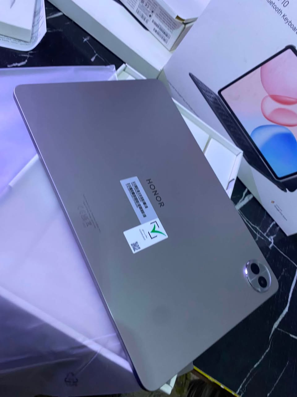السلام عليكم ورحمه الله
تابلت Honor Pad 10 + كيبورد + قلم Honor
ذاكره 256G
مستخدم شي قليل نظافه١٠٠%
صار تقريبا شهر من مشتري
المكان / بغداد _ الدوره
التواصل / ***********
سعره 500الف مع القلم والكيبورد
