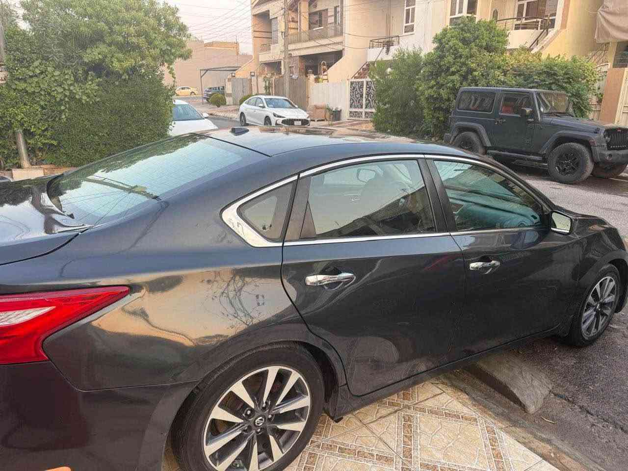 نيسان التيما موديل ٢٠١٧
فول مواصفات 
پينج پارجة سبوغى هةية-جاملغ و بونيت 
لةگةل دوو جاملغى دواوةو سندوق-پيشى كةپسة-دواوةى جةمپةكى هةية-ايرباگ هيجى نةتةقية هةموى سليمة-گير و مةكينة بةشةرت-كوشن و سوكان هيتةرة-
سعرى (١٠٣$) مجال 
 واتساب كورك *********** أربيل, العراق
