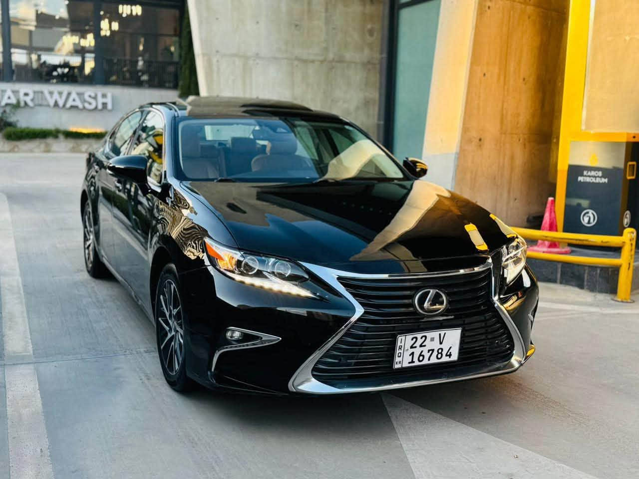 ﷽
LEXUS ES 350 2017
◽️ليگزز ES 350 موديل 2017 فول مواصفات
🔹لون اسود 
        ~~~~~~~~~~~~~~~~~~~~~~~~~~~~~~~~~
مكان🌇: سليماني               سعر💵: 188$ 🔐
 ◽️موبايل / ***********
***********📲
        ~~~~~~~~~~~~~~~~~~~~~~~~~~~~~~~~~
◽️محرك V6 3.5L سته سلندر
🔹گير و محرك بشرط مامفتوح
بدون صوت بدون صرف و خلل بشرط فحص
🔹ماشيه 65 الف حقيقي
🔹  اتنين بصمة بيلادي موجود📦

▫️بيها {{ باب سايق و  و نص بنيد صبوغ }} بدون داخل
🔹سيارة جديد حيل حيلوة نضيفة

◽️مواصفات
{{ بصمة - فتحة - داخل مشمشي و قهواي  - رادار أمامي و جانبي   - كشنات جلد - كشن تتفيىة و تبريد - كشن و ستيرن كهربا - كشن خزن - ستيرن تتفيئة - شاشة - ماوص - تبريد مركزي - نيزامي أيكو - نيزامي سبورت - لايت ليدو زينون - مراي شفت - ڤوليوم - بلاجكتور - بعد هواي مواصفات }}

◽️اربع تاير و ويل بيلادي جديد بدون مصروف
🔹نظافه ١٠٠٪؜ كامل سيرفس بدون نقص و بدون مصرف
🔹بسميً السنويه بشرط تحويل و خرامه
🔹سنوي و رقم و هزة كلها جديد
سياره مابيها دينار مصرف كامل من كل نواحي

نفسي يوم /تحويل و كاله حاظر
مكان / داخل سليمانيه🌆
        ~~~~~~~~~~~~~~~~~~~~~~~~~~~~~~~~~
