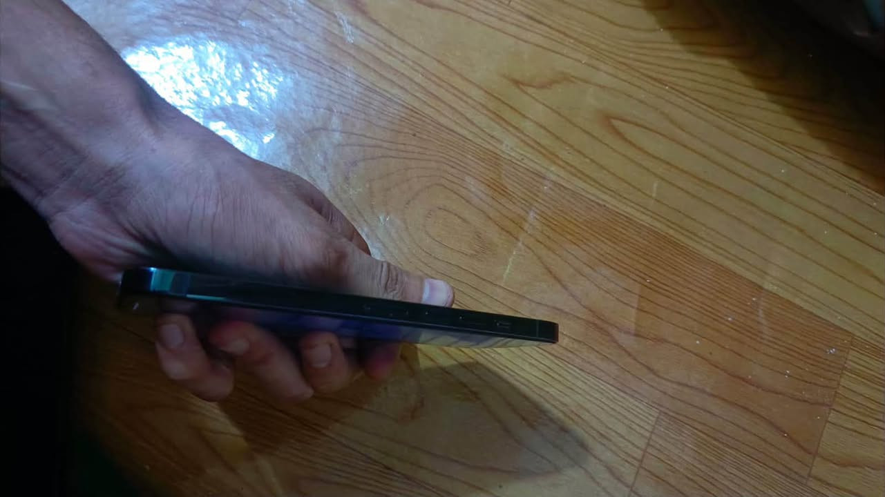 13برو ماكس الجهاز نضيف مبدل شاشه و بطاريه البطاريه 96السعر375و بي مجال عنوان مدينه الصدر  الرقم ***********
