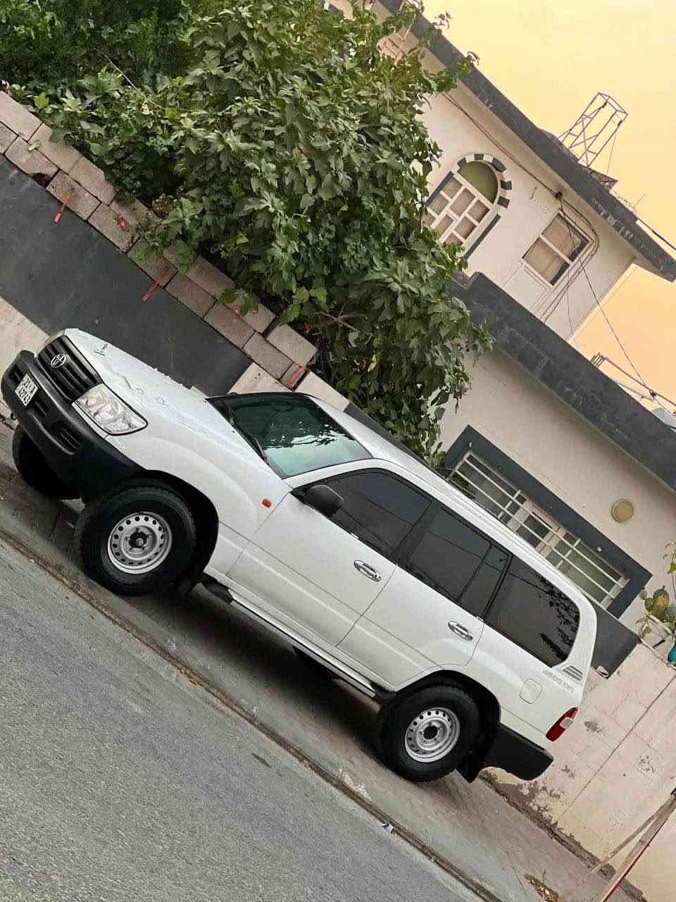 تويتا مونيكا موديل 2000 كير و محرك بشرط اكسل بشرط رقم اينگليزي سعر 124 بي مجال سليماني لحد 2031 تايريات جديد 5قطعه بدون ضرر عنوان كركوك *********** كركوك, العراق
