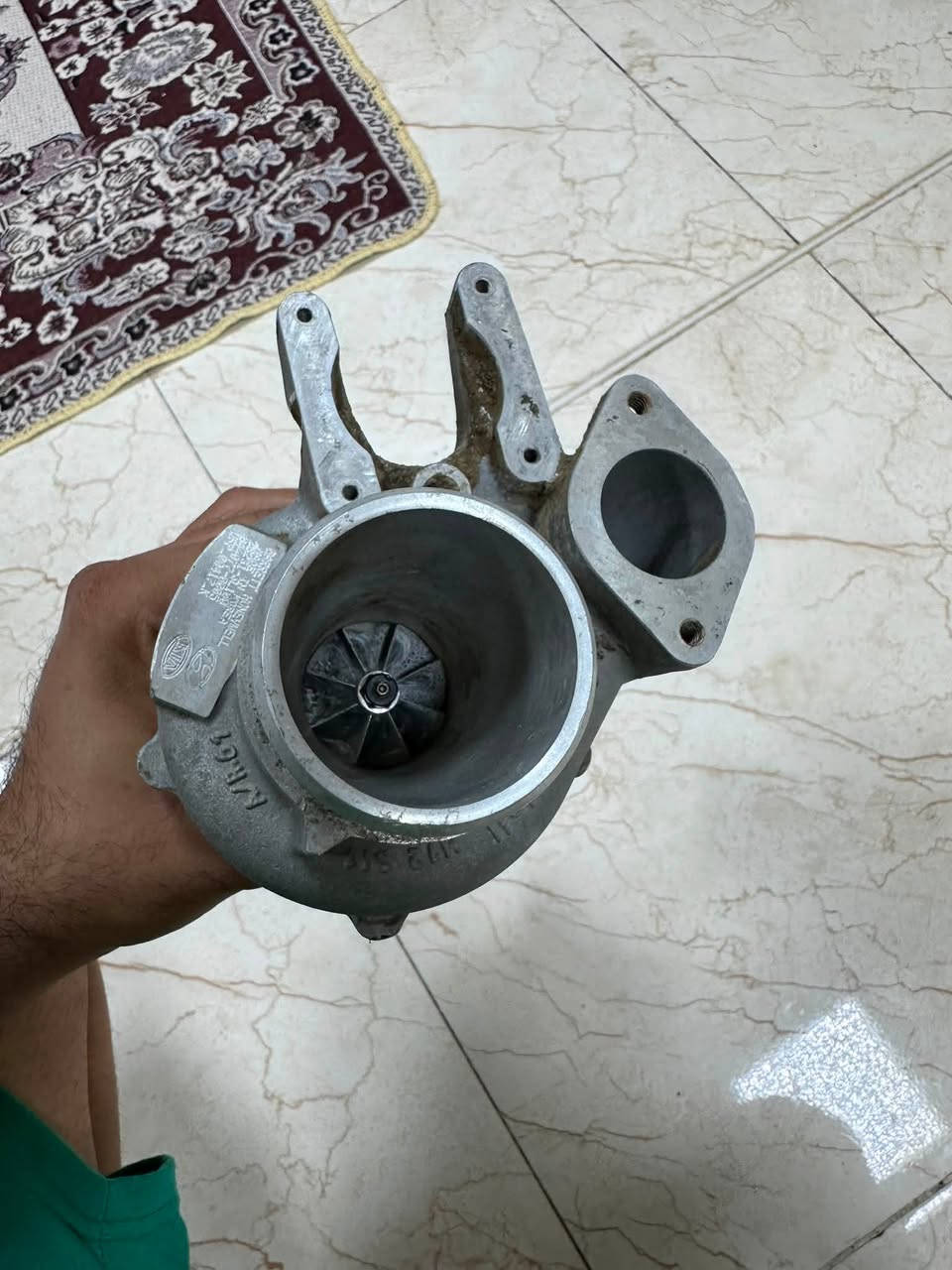 السلام عليكم مجموعه ادوات ستنكر
١- تبريو صفحه السائق 
٢ - حساس دبل كهرباء امامي 
٤- هوائيه بنيد صفحه اليمين 
٥- شوته بلاديه جديده معً فلاتر جديده V6
٦- شباك امامي بي كسر بسيط 
٧- جاين تيربو صفحه اليمن RH 
للاستفسار واتساب ***********

