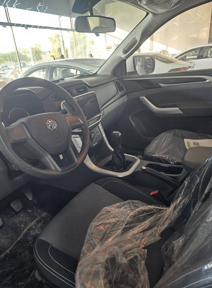 ئێم جی پیکەب  MG T60 2025
سفر كيلومتر. ضمان شركة 3 سال
مواصفات گير عادي. دبل اكسل 
گير و مكينه قزافى مسيوبوشى 
شاشه گه وره تبريد لمس بلاجكتور 
ويل كروم. ئاوينه إشارەت بلوتوس.
سعر 150 ورقە   موبایل  ۰۷٥۰۲۲۲۰۰۱٥
مکان اربیل معرز توب کارس أربيل, العراق
