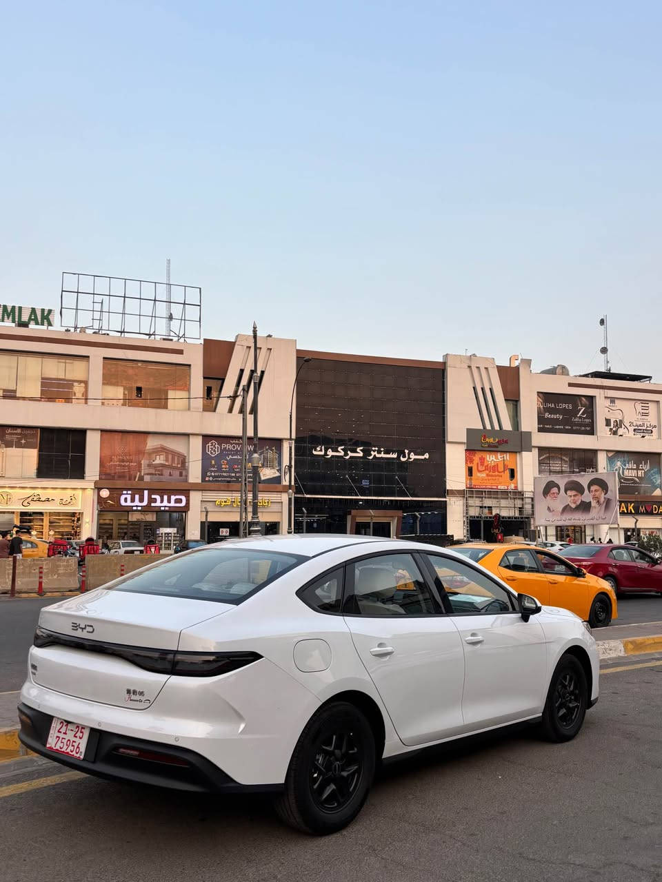 بي واي دي سيل فايف ماشيي 600كيلو زيروو بعده كل غراضه بصندوك كلشي بعده على وضع الشركة شاحنه اصليه وياه بعده كاتي مفاتح عقد الشركه شوكت متريد تفتحه وتروح ترقم كبل ما بيه اي نقص سعر 138 وبي مجال بسيط*********** Singapore
