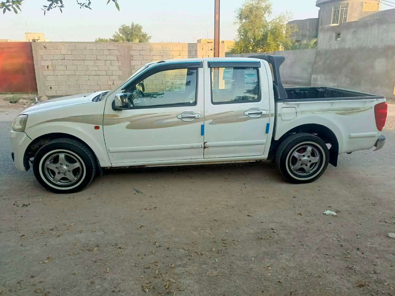 كريت ويل 2012
بأسمي مكفولة عدا الخياسات ومسويهن
تبريد شغال
تخم تاير جديد ابو السيفين
وسعرها 60 وبيها مجال

***********
