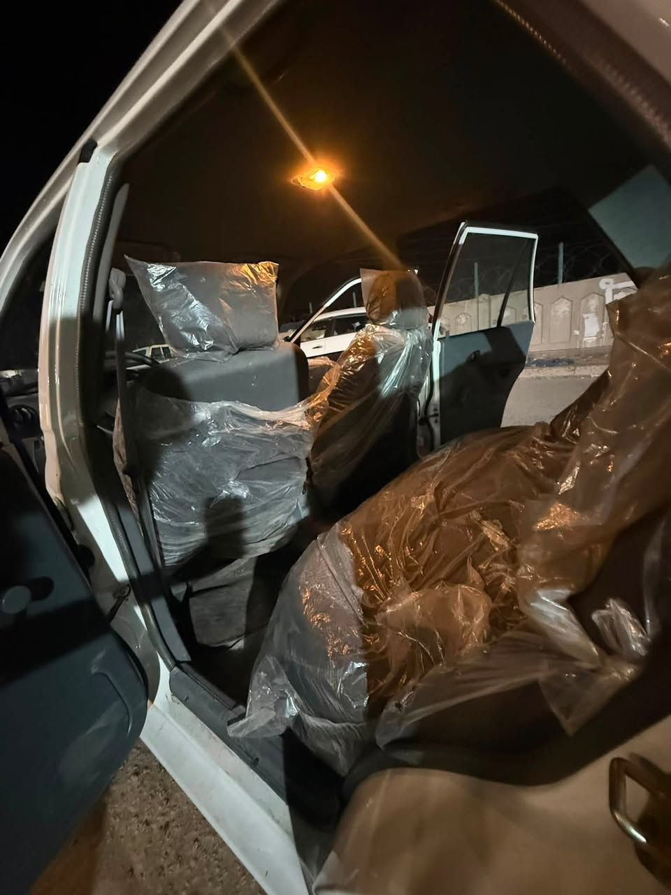 سايبه 25 ماشيه 4 الف زيرو مرقم بغداد خصوصي الرقم كملته قبل يومين سياره نضيفه ومناقصها ايشي بس شويه شخط باب السايق ونقطع ممبينه بالبنيد مكاني بغداد حي الجهاد رقمي ***********
