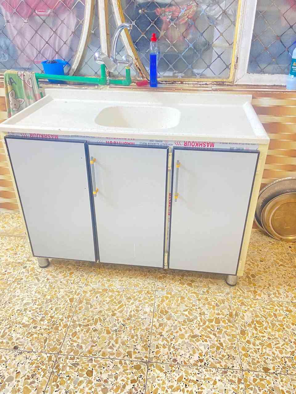 لسلام عليكم كاونتر للبيع نضيف اخو الجديد مابي اي ضرر سعر500بغداد  الزعفرانية واتساب ***********
