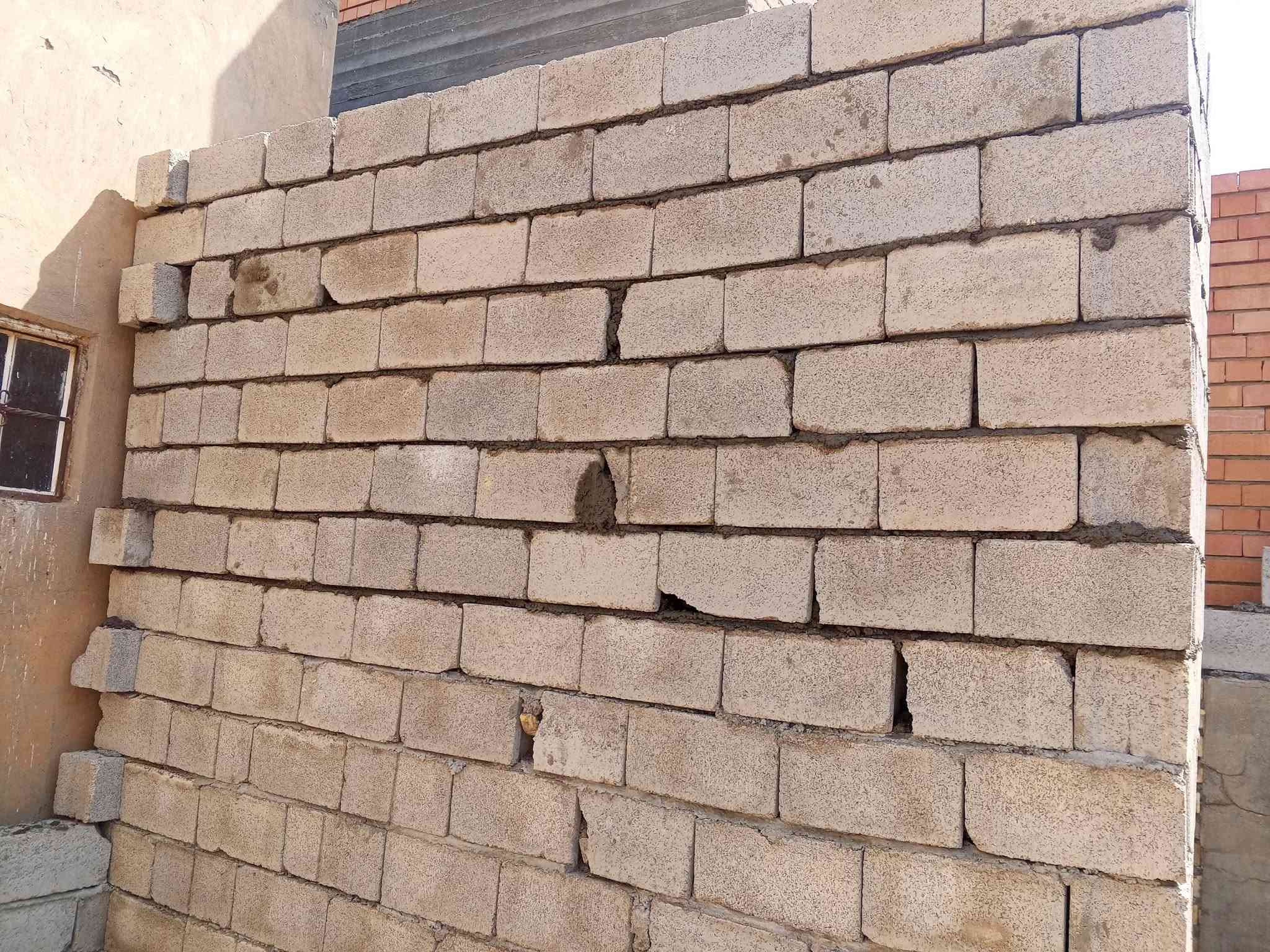 السلام عليكم اشتغل تئسيس مجاري واشتغل لبخ داخل وخارج الداخل جس الموصل الكادر مواصله وجهيات بيوت حجر وحلان ومرمر ديكورات اشغل بناء صبت بيوت وأساسات والاستفسار عل الرقم الي يحب كرسته وعمل أو بس عمل 
***********
