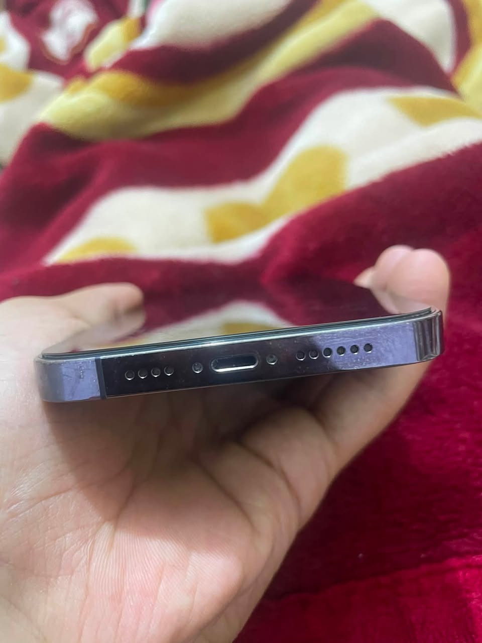 السلام عليكم 

للبيع ايفون 14 Pro Max

*النسخة*: شرق اوسط

*الذاكرة*: 256GB

*اللون*: بنفسجي

*البطارية*: ٨٨

*النضافة*: ٩٩٪؜

*وتر بروف كلشي مامستبدل

*الشغال*: اتصال ✅ سيم كارت ✅ فيس ايدي ✅ واي فاي ✅ كامرات ✅

*الحالة*: الجهاز كله شغال بدون عطل او مشكلة. تجي تفحص على راحتك وشرط تقتنع يلا تاخذ

*السعر*: ٨٥٠ألف وبي مجال

*مايرهم-مراوس
*المكان*: بغداد - النهروان - قرب مطعم جواد ماكو توصيل

*للتواصل*: ***********
