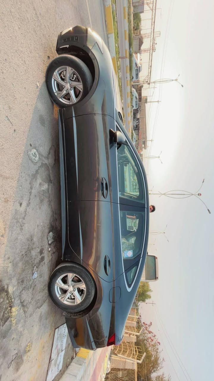 السلام عليكم سوناتا هونداي للبيع
سياره موديل23بعدهي بنايلون الشركه ماشيه24الف

فول مواصفات ماعده الفتحه وارد امريكي ضربته بجم بنيد مبدل والجاملغ راجع بارد سياره نضيفه جدا 

رقم معوقين صاحبه برفاعي يسوي وكاله عامه

سعره 160وبيه مجال بسيط للشراي مو سعره هاذا بس متوازي على البيع عنوان ناصريه مركز ***********
