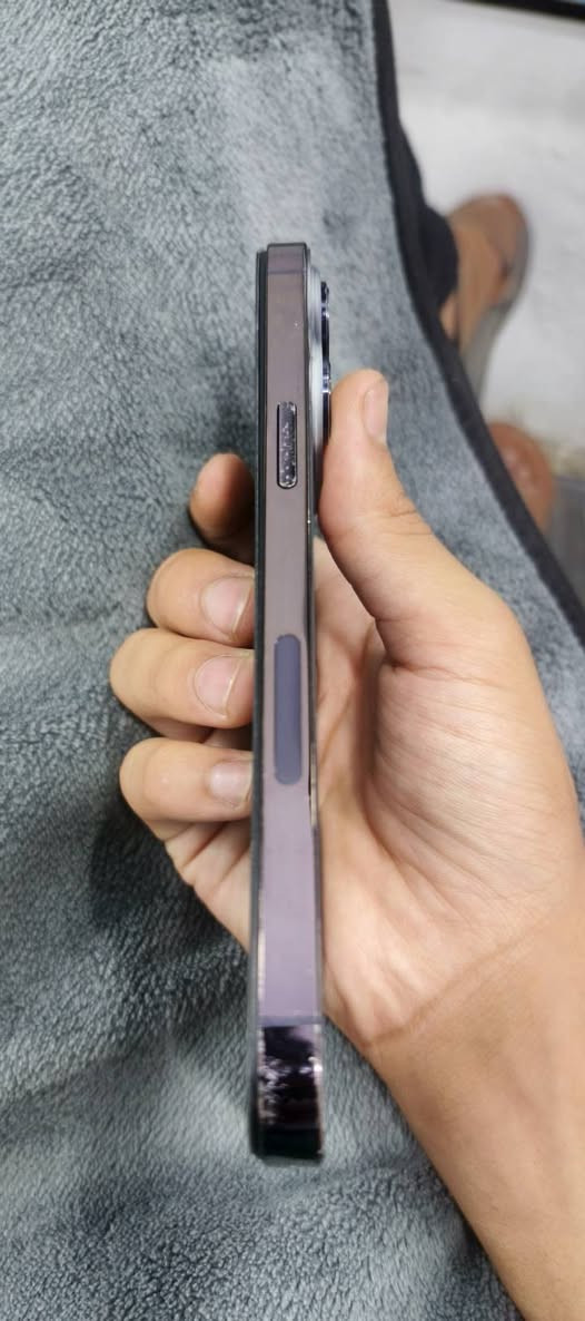 ايفون 14بروماكس 💜
السعر 600الف بي مجال 
الذاكره 128
 شاشه مستبدله اصليه ✅
بطاريه مستبدله اصليه ✅
 دبل سيم 2✅
النضافه فول✅
بصمه شغاله✅
ضهر مكسور الجهاز مابي أي عطل
مكاني موصل حي صدام 
رقم ***********
