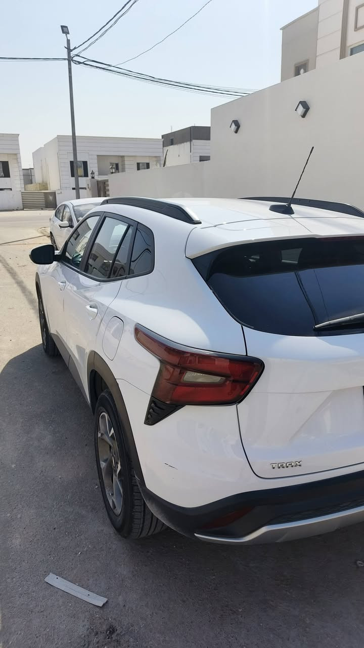 شيفورليه تراكس 2024 LT 
السياره ماشيه 32 الف كيلو
السياره وارد امريكي وحادثها موجود بل صور
السياره متصلحه وكامله وبيها اشياء ونقوصات بسيطه كلش
السياره ارخص من خواتها 
مكاني النجف الاشرف والرقم بصره
السعر 125 قفلها 
وللتواصل ***********
