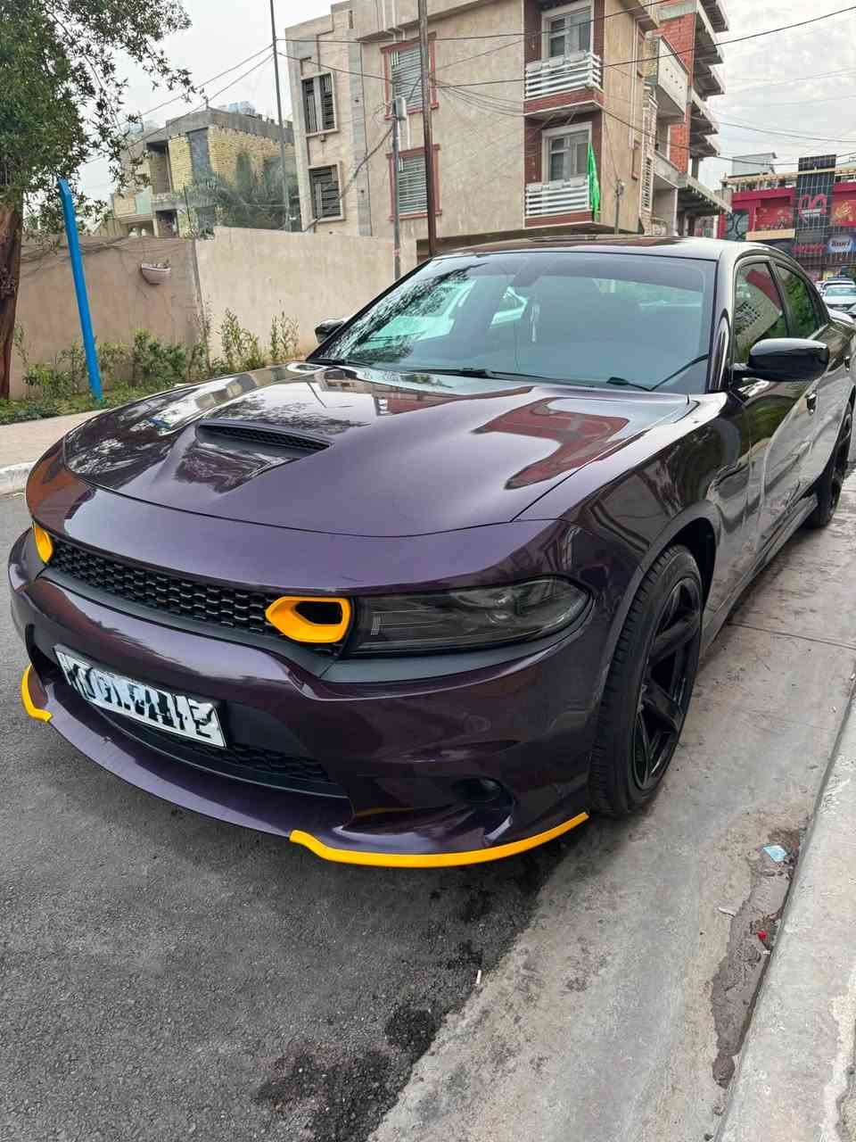 لام عليكم دوج چارچر موديل 2022 الون بنفسجي ماشيه 50800 كيلو مواصفات SXT  محرك 3600 vvtكامره حساس كشن كهرباء شاشه تحكم ستيرن كير 8 نمره بصمه تشغيل عن بعد  تبريد قطعتين ثلج سياره كلها بلاديه جديده جدا حادثها خلفي كلش بسيط بدون ايرباك وتحديث بنيد ودعاميات GT 
رقم بغداد 11 بسمي تحويل مباشر 
مكان سياره بغداد 
سعر 260 بيها مجال 
غير متواجد فيسبوك 
اتصل ***********
@إشارة
