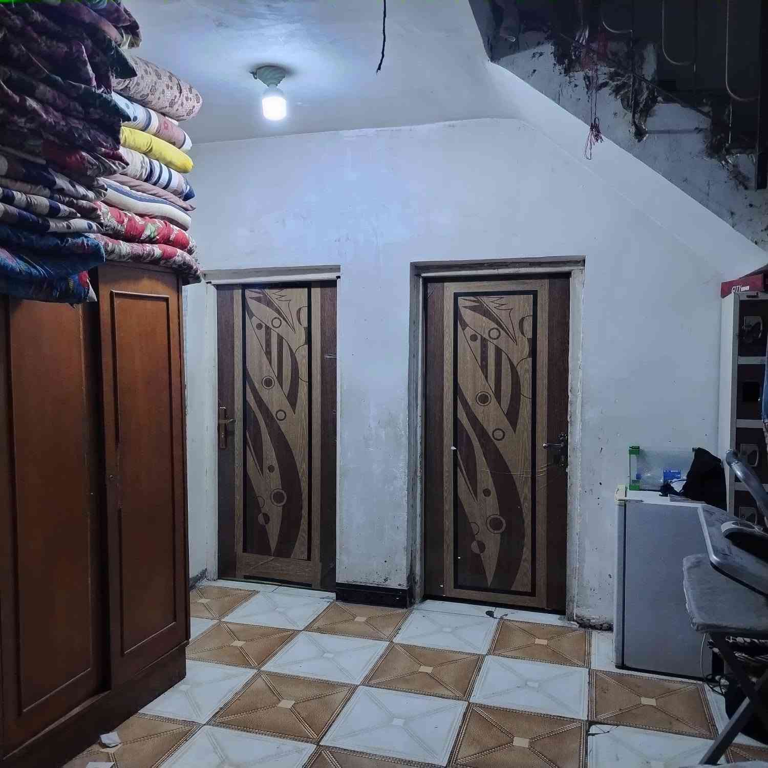 سلام عليكم دار البيع مساحت 125 متر  ابو دشير الضغط مقابيل اسواق جدو يحتوي البيت عله 
4 غرف نوم 
استقبال 
2 حولي
صحيات عدد4
ملاحضه البيت مبني سنت 2012 شارعه عالي ميفيض وماء مينطكع ابد
التواصل عله رقم 📱 ‏‪*********** وتساب فقط
