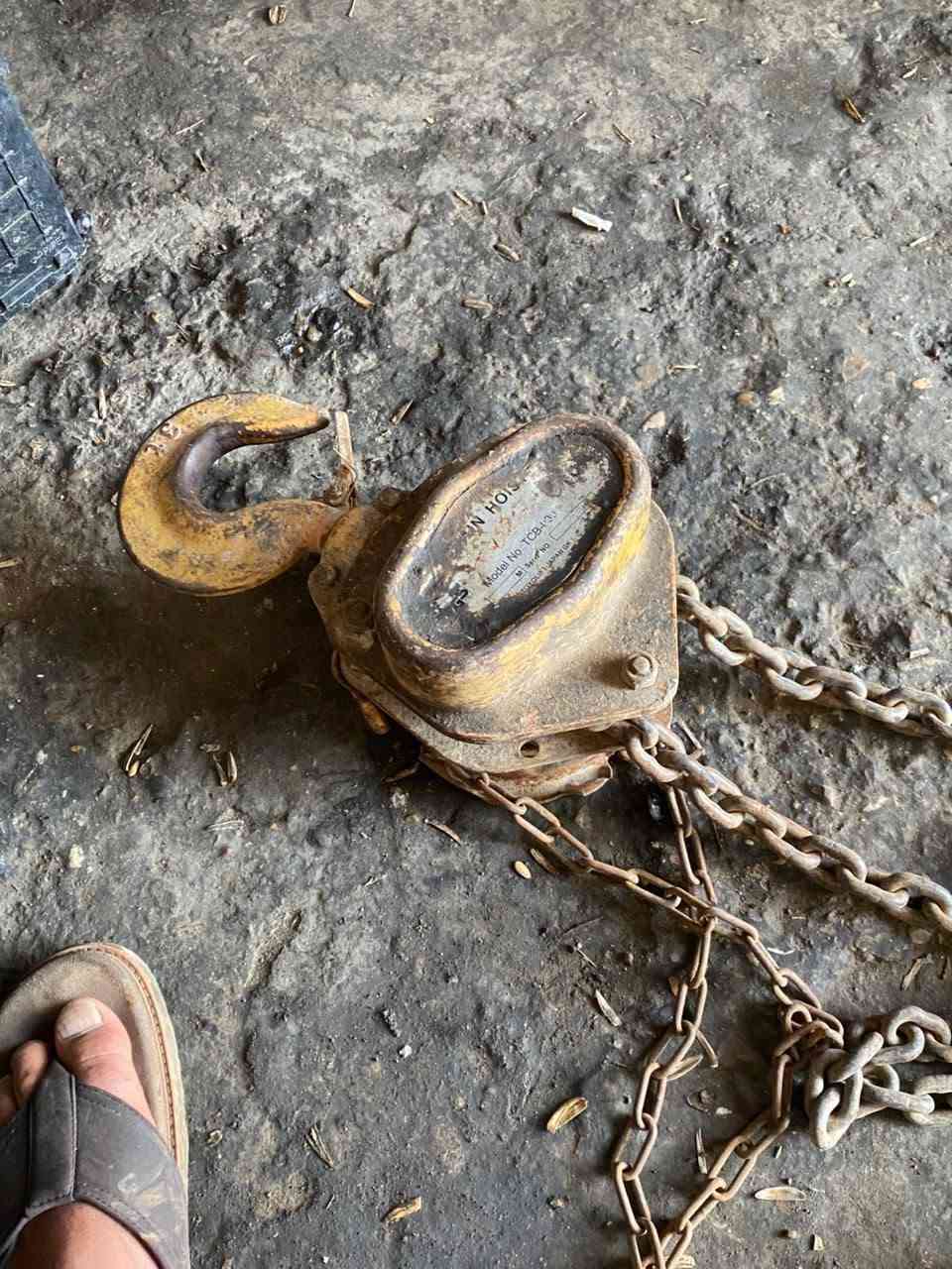 السلام عليكم عندي بكره للبيع جديده مال محتاج سعر 100 وبيه مجال عنوان المدائن الورديه ***********

