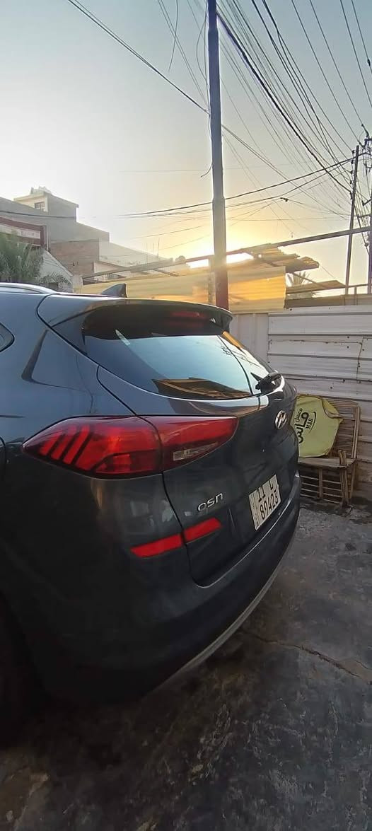 توسان 2019 وارد امريكي فول ماعدا فتحة القمارة
ماشيه ٦٣
الحادث فقط الصندوق الخلفي والصور موجوده على الخاص 
السعر 145 وبيه مجال
رقم الهاتف ***********
