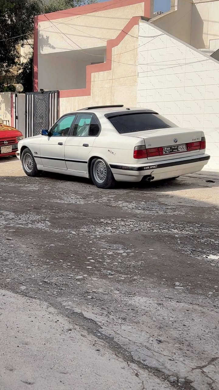 BMW520
سلاید
مەکینە20تی گێڕ عادی
جام کارەبایی
گێرو مەکینە بشەرت
تەبرید 
ئیستاپ ABS
نرخ /40 ورقە
ژمارە مۆبایل : 
***********
***********واتساپ

نص مكتوب في الصور:
- Saturday 0805 am