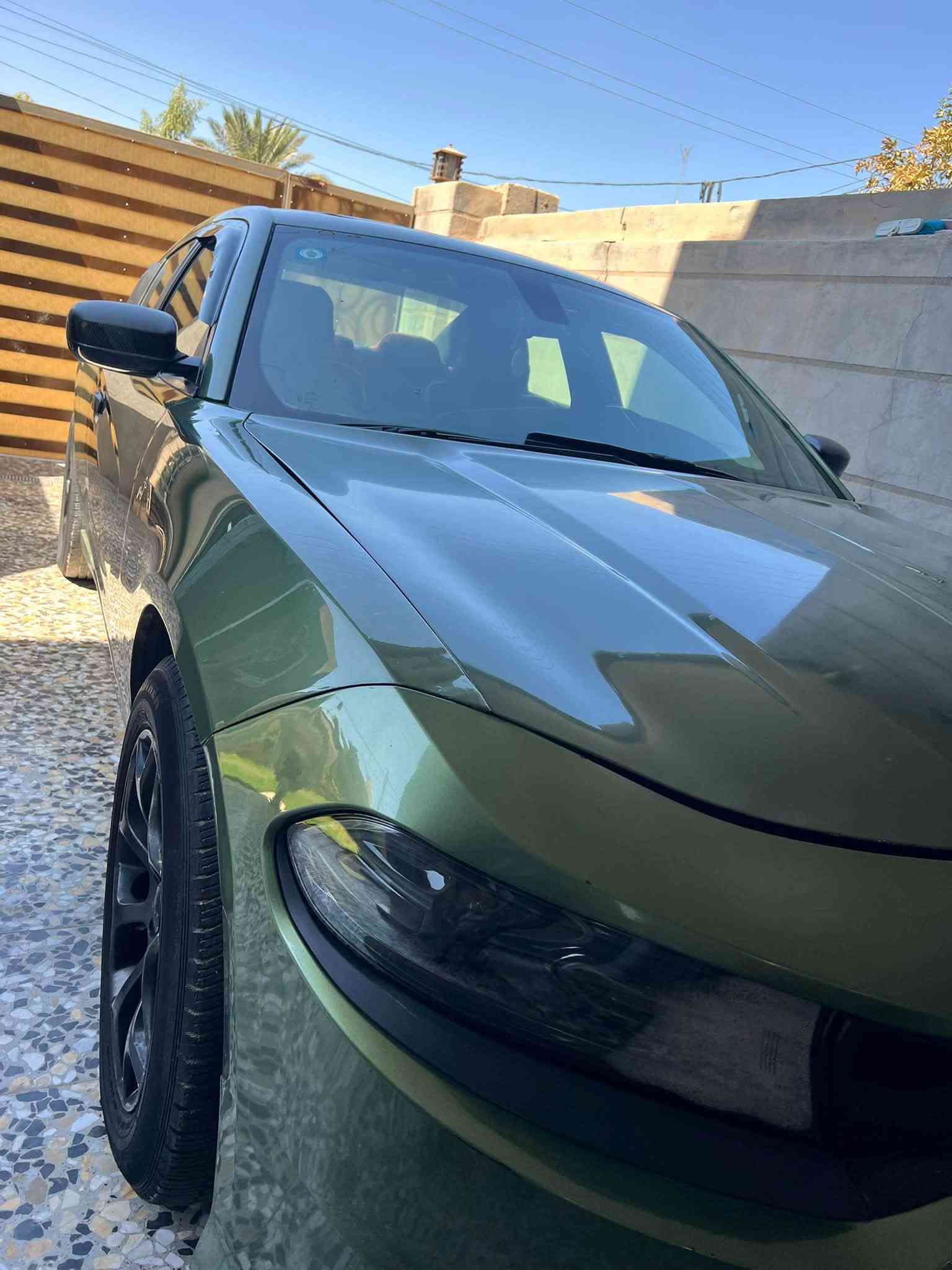 سلام عليكم جارجر 18 /GT /3600 لون مميز زيتوني رقم بغداد بسمي تحويل ثاني يوم فول مواصفات عدا الرادار الامامي السونار موجود بل منشور شوف والحاب يتصل على الرقم *********** والسعر 180 وبيه مجال بسط وتدللون
