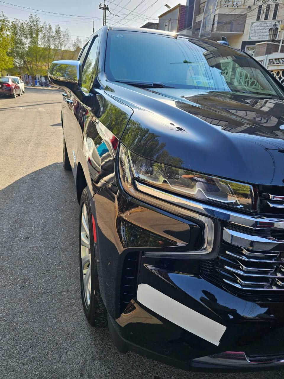 السلام عليكم
تاهو 2023 بريمر خليجي بدون حادث او قطره صبغ او بارد
 سياره ماشيه ٧٨ الف 

    V8 5.3 لتر: 355 حصان تقريباً.
* V8 6.2 لتر: 420 حصان، وعزم حوالي 623–624 نيوتن متر. 
* قير: أوتوماتيك 10 سرعات.
* دفع: 4×4 في السيارات المجهزة به.
* 7 مقاعد.
* جلد فاخر.
* تبريد وتدفئة المقاعد الأمامية.
* كاميرا 360° وحساسات.
* مراقبة النقطة العمياء.
* سقف بانورامي.
* باب خلفي كهربائي.
* شاشة معلومات أمام السائق HUD
* شاشات ترفيه 
مكان السياره بغداد 
السعر٤٨ وبيهال مجال 
للاتصال ***********
