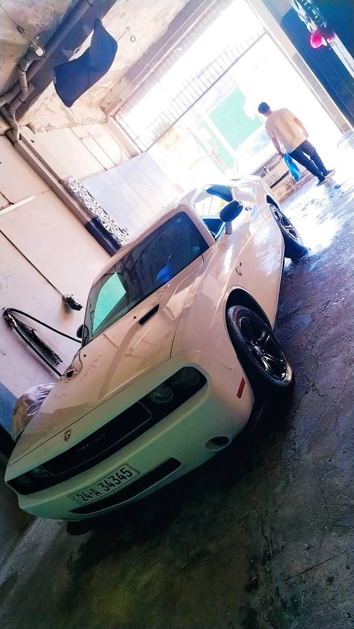 لبيع جالنجر ٢٠١٣ بيها قطعه ونص صبغ بدون دواخل سعر ١١٨ ومجال ماشي ***********

