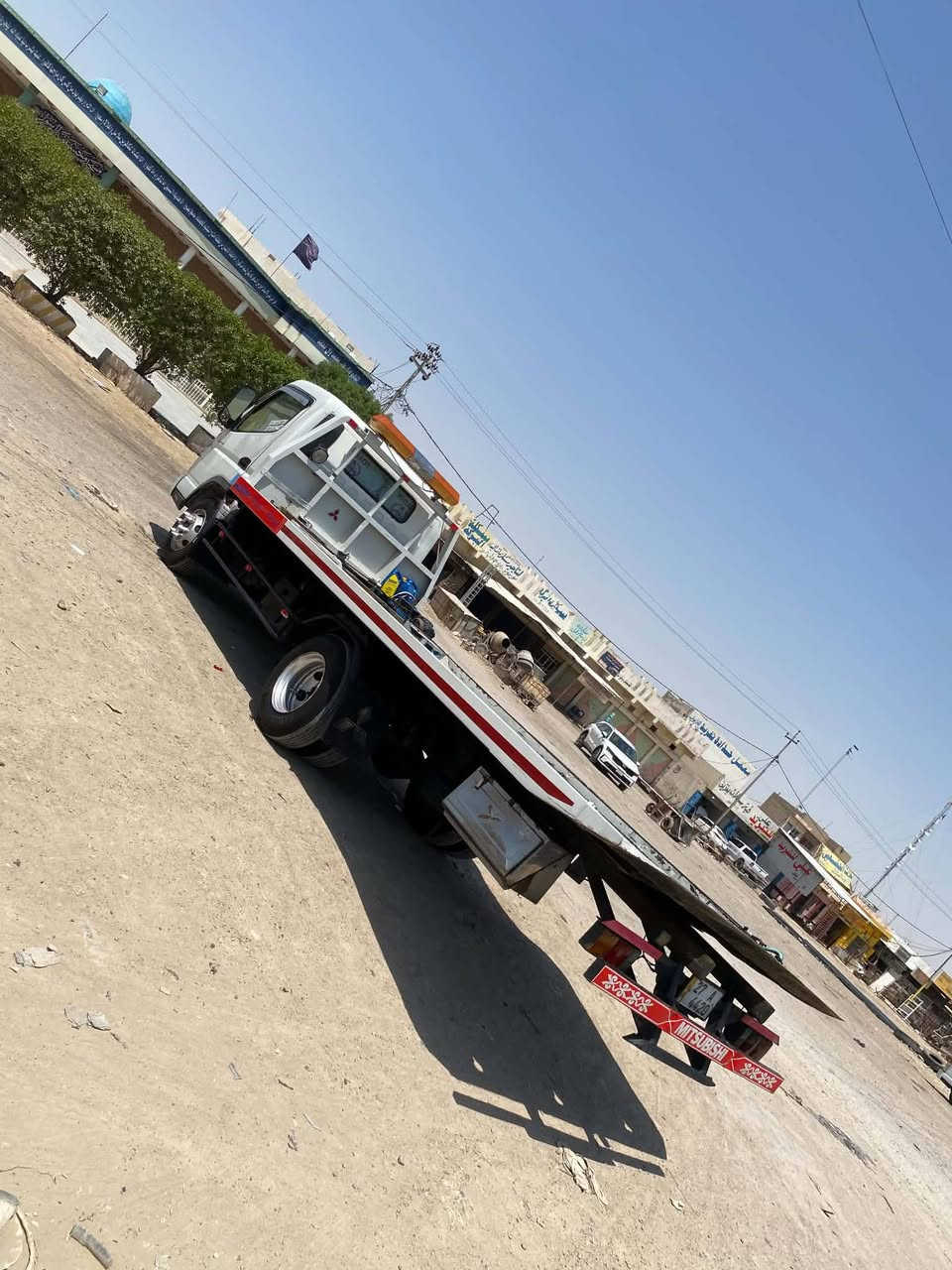 سلام عليكم كنتر ماليزي موديل 2007 بدي اماراتي ثلاث جكات تخم تاير بريك جديد كير مكينه جديد تبريد شغال رقم ذي قار جديد بأسمي سياره جاهزة من كلشي السعر 200وبيه مجال العنوان واسط العزيزيه غير متواجد عل فيس***********/***********

