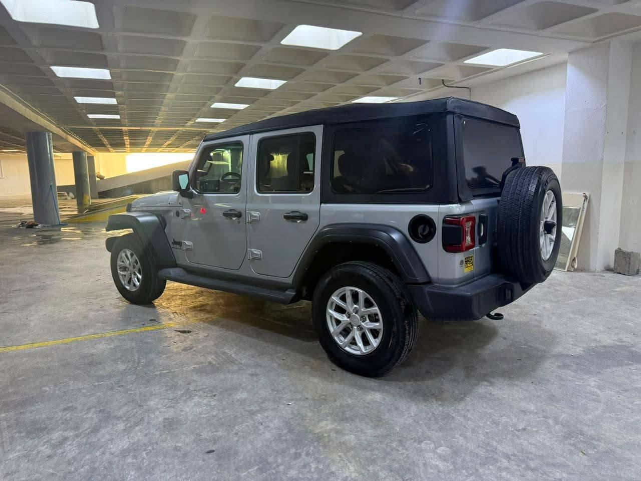 🚙 للبيع | جيب رنكه  موديل 2023 🚙
إذا تبحث عن سيارة عصرية، اقتصادية، وجاهزة للاستخدام، فهذه فرصتك. ✨

✅ الموديل: 2023
✅ وارد أمريكي 🇺🇸
✅ محرك 4 سلندر
✅ العنوان. سليمانيه كلار 
✅ السيارة بيها صبغ بسيط (حسب الفحص)
✅ نظيفة وجاهزة للاستعمال
العنوان سليمانيه كلار 
📞 للاستفسار ولمعرفة السعر والتفاصيل، راسلنا على الخاص أو اتصل بنا.

لا تفوّت الفرصة، سيارة مميزة وبسعر مناسب. 🚗🔥
تفاصيل اكثر ع رقم الهاتف 
***********
