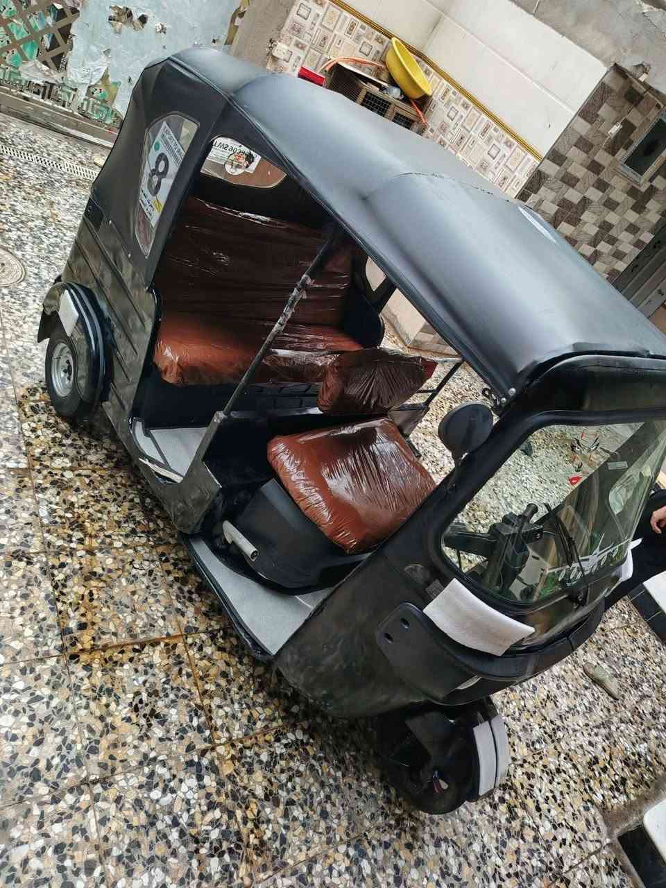 السعر 3و350
***********
سلام عليكم شباب تكتك للبيع أوراق كامله  مديلل 18شهر ال12 مكينه 20مكفوله لاتنقيص ولاتبخير اكسل جديد التكتك مصبوغه جماليه أثر جراد  تكتك جاهزه لاخر حبايه تكتك كبل للشارع كلشي ماتصرف عليه الشراي يتصل على راعيه لاحد يدخل خاص بغداد الحسينيه
