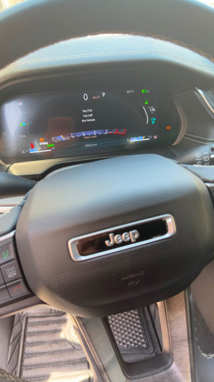 ‏  Jeep Grand cherokee 4xe كلين تايتل 
موديل 2024 4x4 هايبرد
ماشية 38 
الداخل لونين مطعم بصاج
إنارة داخلية LED 
5 راكب 
‎3 انضمة بنزين +هايبرد +كهرباء
#مواصفاتها
.  
.بصمه تشغيل عن بعد
.دمام خلفي
.كشنات جلد
.كشن السايق ميمري
.كشنات كهرباء
.صندوق كهرباء
.حساسات خلفيه 
. قطعتين تبريد 
.اشاير بالمري
.رادار امامي
.رادارات 360
خمسة وضعيات قياده
. بنوراما فتحتين
. كير ماوس
. نظام منحدرات
. هيترات بالكشنات 
.ويل كب كروم
.لايتات لد
.بكلايت لد
.كشافات
.بصمة ابواب
. نضام توقف ذاتي
فول مواصفات 1/1  بعد بيها مواصفات
السعر 32500 وبيها مجال
للاستفسار اكثر الاتصال على الرقم

*********** بغداد, العراق
