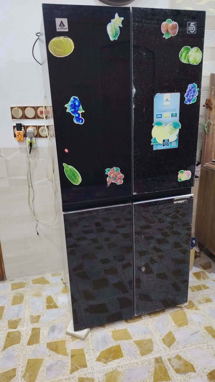 مكلف بالنشر التواصل عالرقم 
طباخ 5عيون ماركة ديورو نظيف جدا شغال كامل طباخ وفرن 🌹🌹🌹
السعر، 225الف 🔥🔥🔥
ثلاجة حجم كبير، نظيفة ماركة الحافظ نص ثلاجة ونص مجمدة تجميد مظبوط ما بيها اي خلل 🌹🌹🌹
السعر، 380الف 🔥🔥🔥
التواصل عالرقم حي اليرموك 🌿🌿🌿
***********🌹🌹🌹 موصل, نينوى
