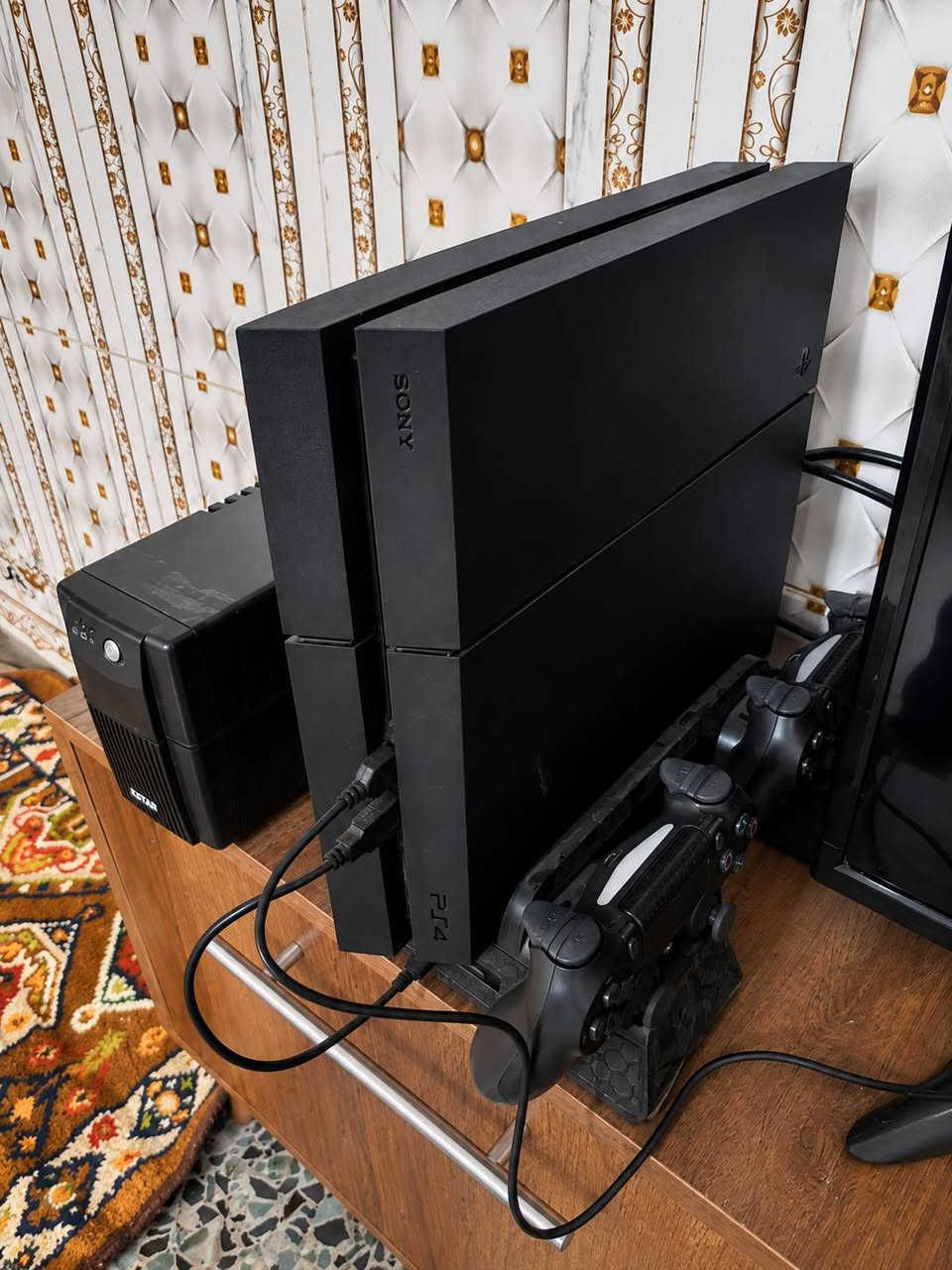 🎮للبيع PS4 فات مهكر نضافة ١٠٠٪🔥
. يجي ويا USB حتة يحافض على الجهاز

. 🎮 جوستكات عدد 2

. 🥶 يجي ويا مبرد مال جهاز و بنفس الوقت شاحن يدات 🌬️

. جميع ملهقاتة من وايرات و وايرات شحن يدات موجودة☢️

. 🏠 بغداد جسر ديالى القديم 

. 📞 *********** واتساب

. 💵 سعر320 الف
