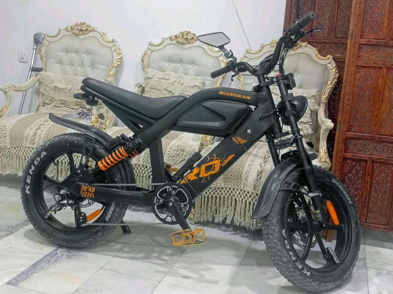 بطارية ليثيوم • سرعة ٥٠ • بريكات هايدروليك