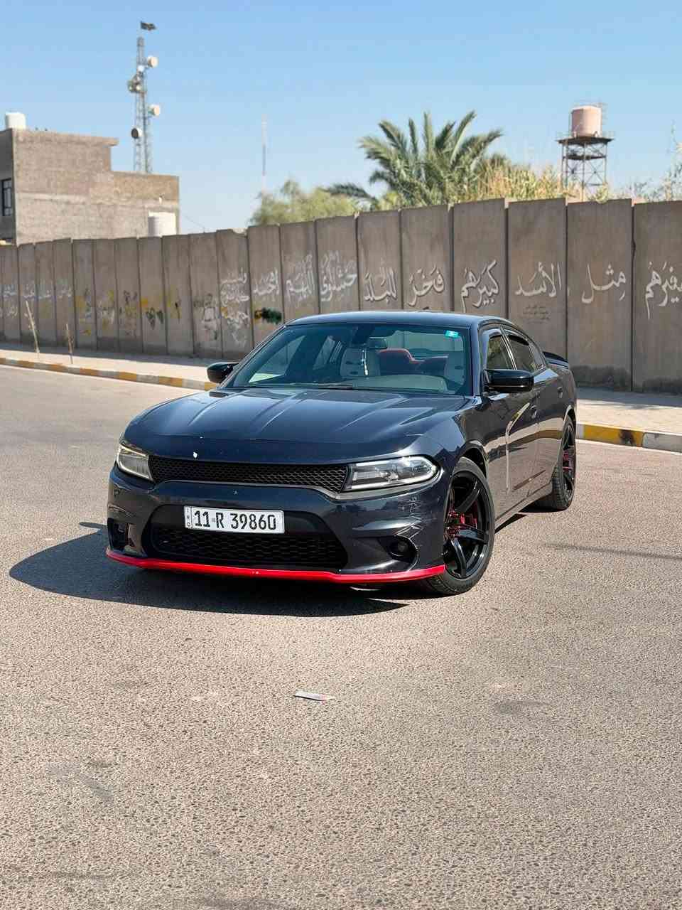 السلام عليكم   للبيع
جارجر موديل 2017  V6 
رقم بغداد بسمي 
وارد امريكي 
حادث دعاميه خلفيه فقط 
بدون ايرباك 
مكفوله من الصبغ والشواصي واللغود 
كير محرك كفاله 
حداديه جديده 
تبريد ثلج 
تخم ويل نجمه خسفه قويه وتخم تاير جديد
مواصفات عاديه المعروفه
السياره مسويله دوشمه كامله 
عليه دركه كاربون فايبر الياف حقيقي rpm
عليه سستم سماعات و دمام 
والسياره خير من الله 
عنوان السياره بغداد الشعب 
السعر : 175و بيه مجال كلشش بسيط
الرقم  ***********
