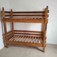 للبيع • غرفه اخشاب • أثاث نوم