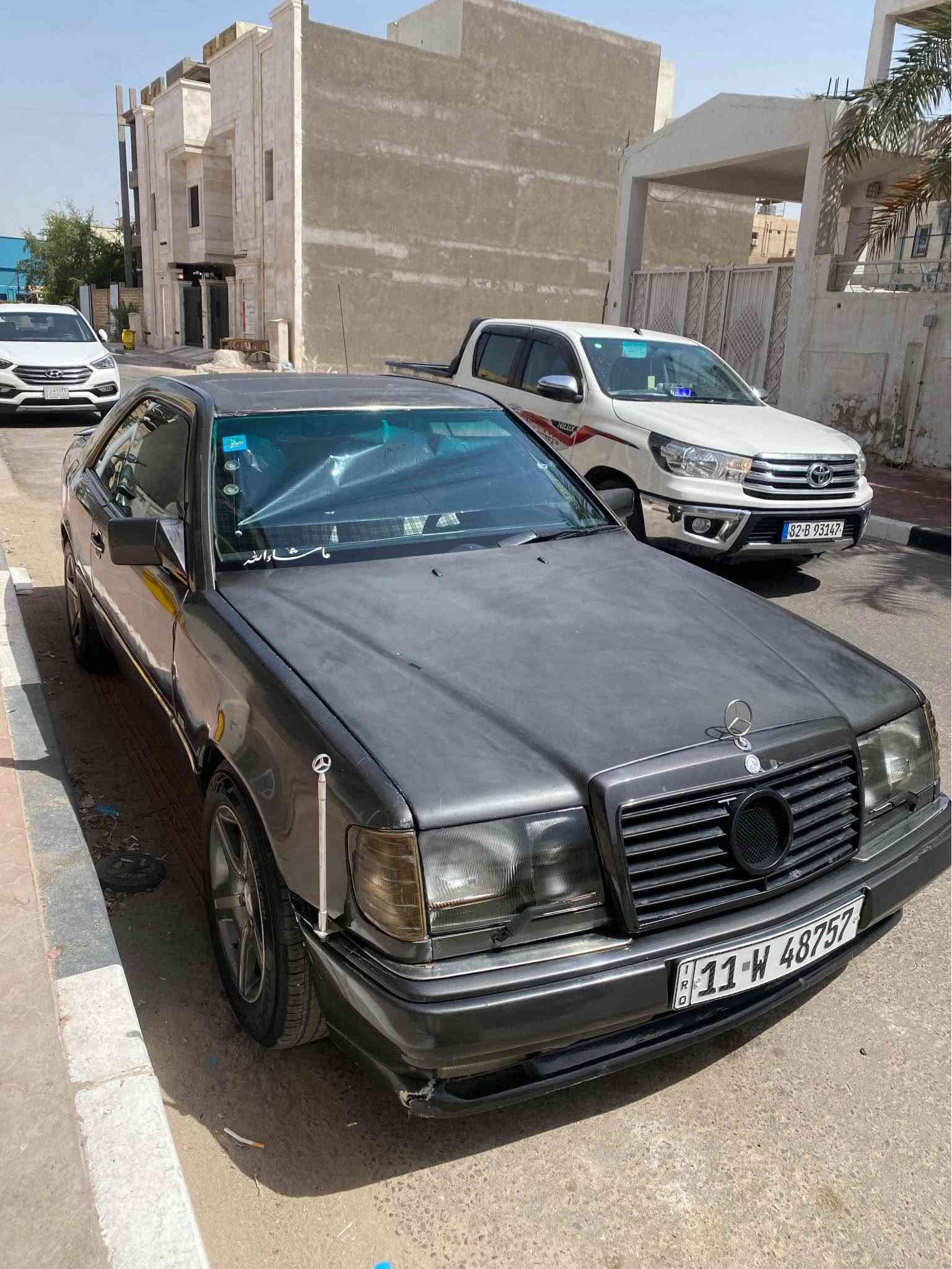 مارسدس كوبيه تك باب 

موديل ١٩٩٣

السياره كلشي شغال بيها 

كشنات جلد تحكم كهرباء

لايت زنون 

تبريد شغال 

فتحه بس ملغيه وماطورها شغال 

مكينه بلاديه   

السعر ٤٥ وبيها مجال للشراي 

مكاني البصره مناوي باشا 

رقم الهاتف :*********** البصرة, العراق
