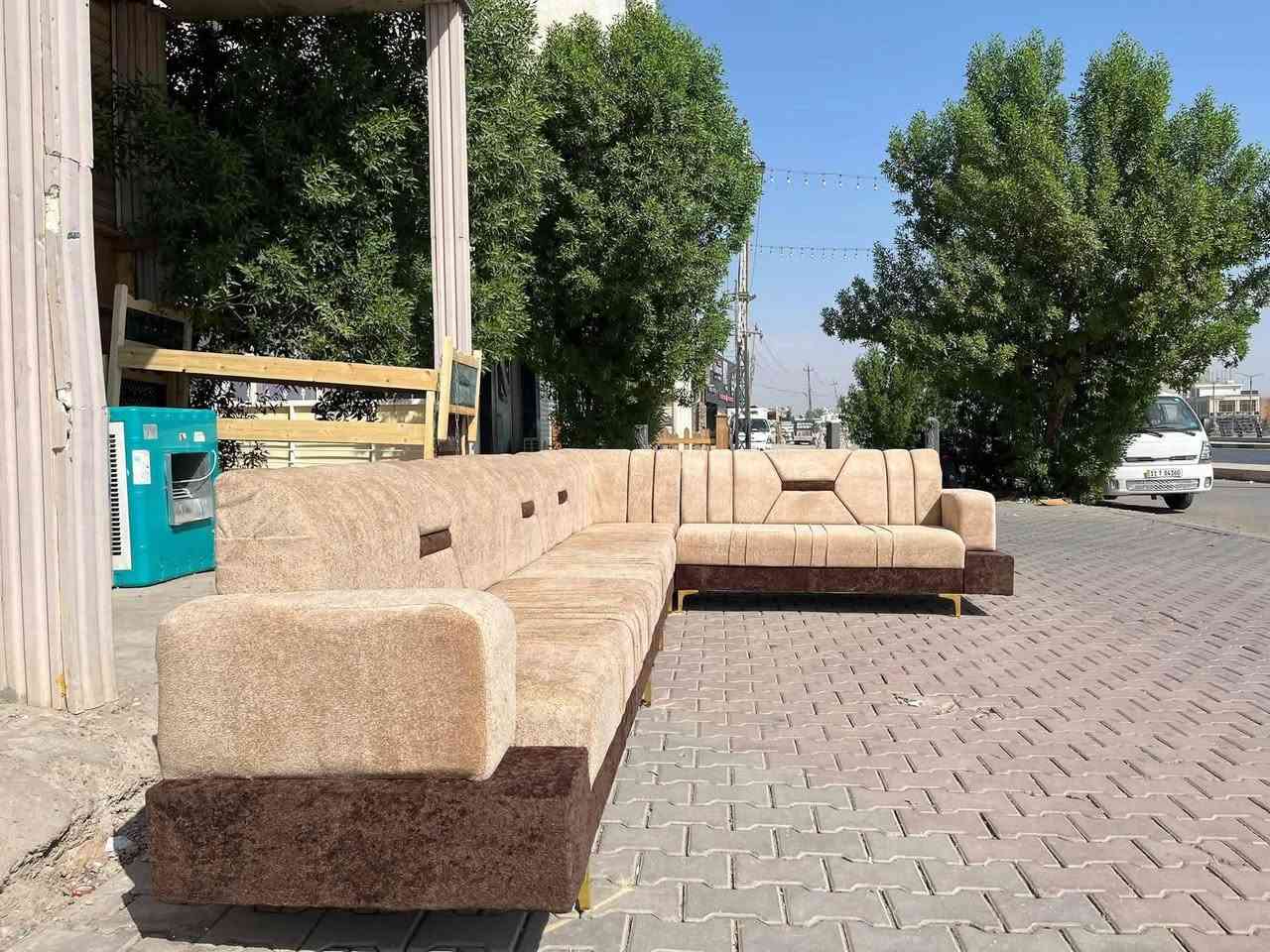 ديوان ١١ مقاعد • بلوك اسود • خدمة توصيل