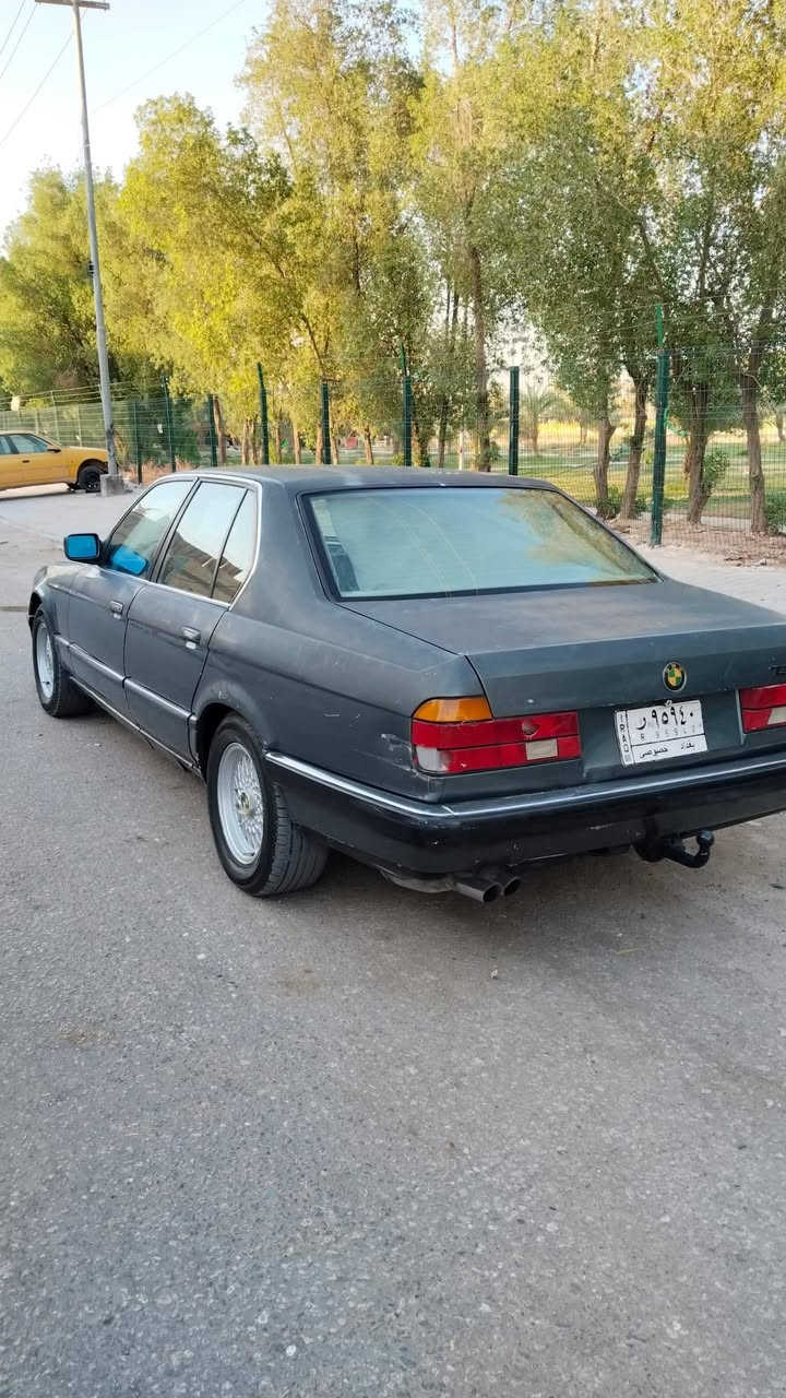 السلام عليكم
للبيع 753i بليته وسنويه 
موديل 1990
لون رصاصي غير محدد
مكينه وكير خير من الله تبريد شغال
حداديه خلفيه 100/100 توني شاده 
حداديه امامي نص عمر دبلات جدد شادهن 
تخم تاير جديد 
باتري جديد 
 السياره عوزهه صبغه لونه جراد وسابقا مصبوغه حزام اثر طخات بسيطه مكفوله من الضربه القويه وتبدي جمل قطع 
بيه اكسل 3.23 مال 8 يعني رون ناصي 
كروز سرعه شغال كهربائيات شغاله 
اصل بردات خلفي وبوب 
السعر 60. بيه مجال 
للاستفسار اكثر ***********
