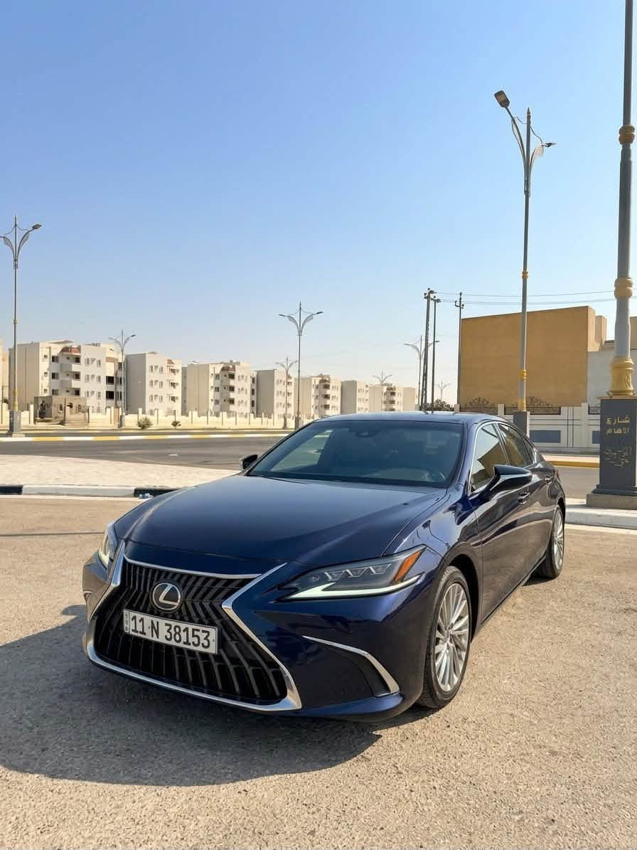 2023 هايبرد/ ‏Lexus es 300h  

لون أزرق كحلي 
كلش حلو لون السياره 

السيارة فول مواصفات ١/١ 

مكينه 2500 هايبرد 

رقم بغداد. بسمي  

46الف  

شواصي ولغود سليمه

بعض من مواصفات السيارة 

حساسات امامي و خلفي 

رادارات امامي و وجانبي 

مري شفط 

شاشه كبيره لمس 

نقاط عمياء 

تحديد مسار 

مثبت سرعة تفاعلي 

تدفئة تبريد كشنات مع خرن ميموري 

تدفئة ستيرن 

فتحة سقف 

نظام صوتي من JBL 

شاشة جبيرة نظام كار بلي وايرليس 

شحن لاسلكي  

مري شفط وكهرباء 

كشنات كهربائية 

هندبريك بصمه 

اشاير بالمري 

نظام ما قبل الاصطدام 

دخول ذكي اربع ابواب 
 

فتحة سقف 
 
حادثها السيارة بنيد 

وسيارة راجعه بلادي 

وبيها بعد هواي مواصفات معروفة 
السيارة جاهزة بدون نقص 
السعر 245 بيها شي بسيط  
للاستفسار ***********‭
مكان كربلاء
