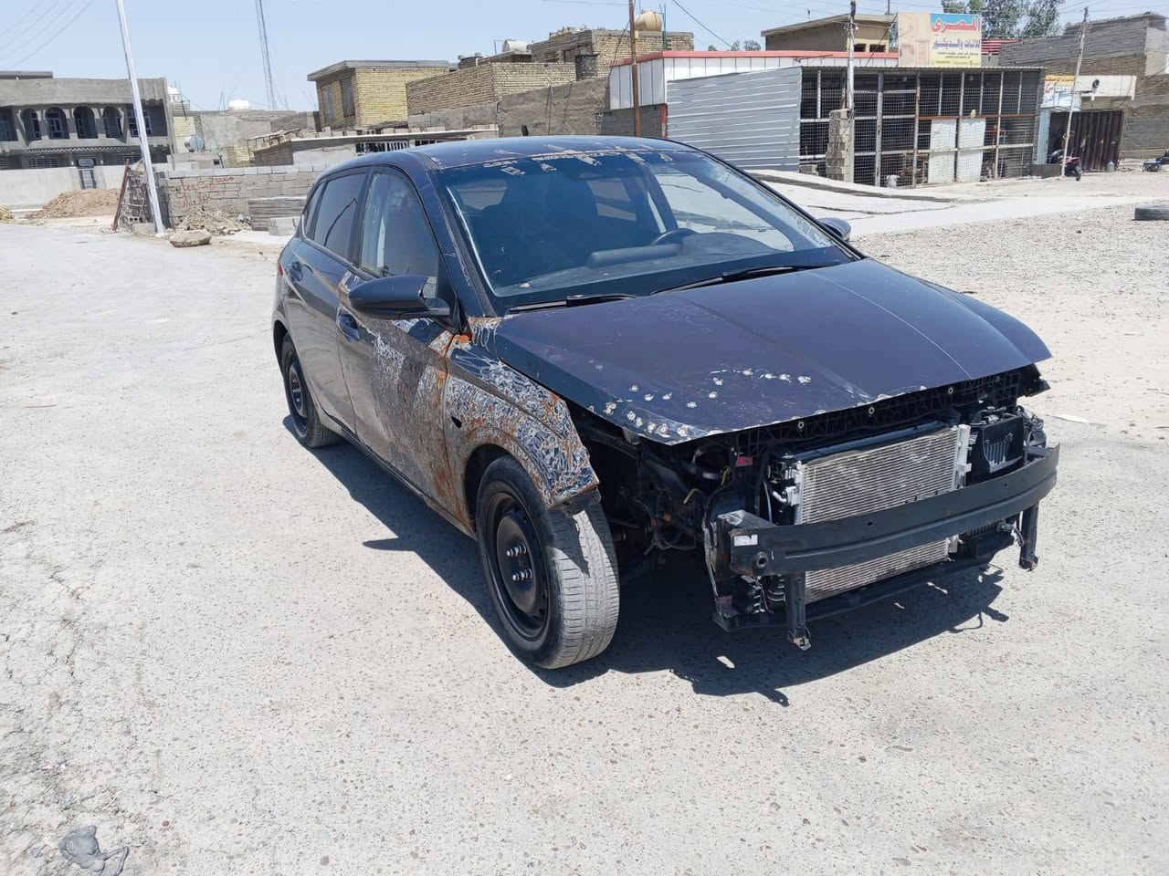 سلام عليكم سياره هونداي i 20 موديل 2023 للبيع سياره جاهزه الصبغ نقص بس لايتات سياره شغاله وتمشي بدون أرقام حادثها كما موضح بصور محرك 1300 تيربو العنوان بغداد حي النصر السعر 77 وبيها مجال شي قليل *********** للاتصال على الرقم
