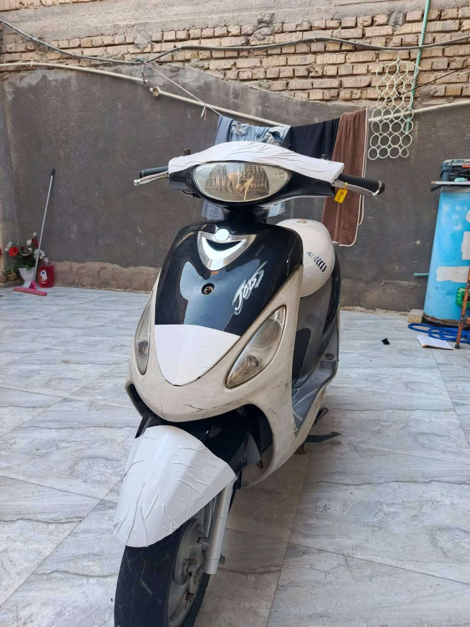 دراجه للبيع كامل
كلشي ماعوزه 
مفتوحه بوشه وبستمم
اتصال ***********
موجود واتساب
