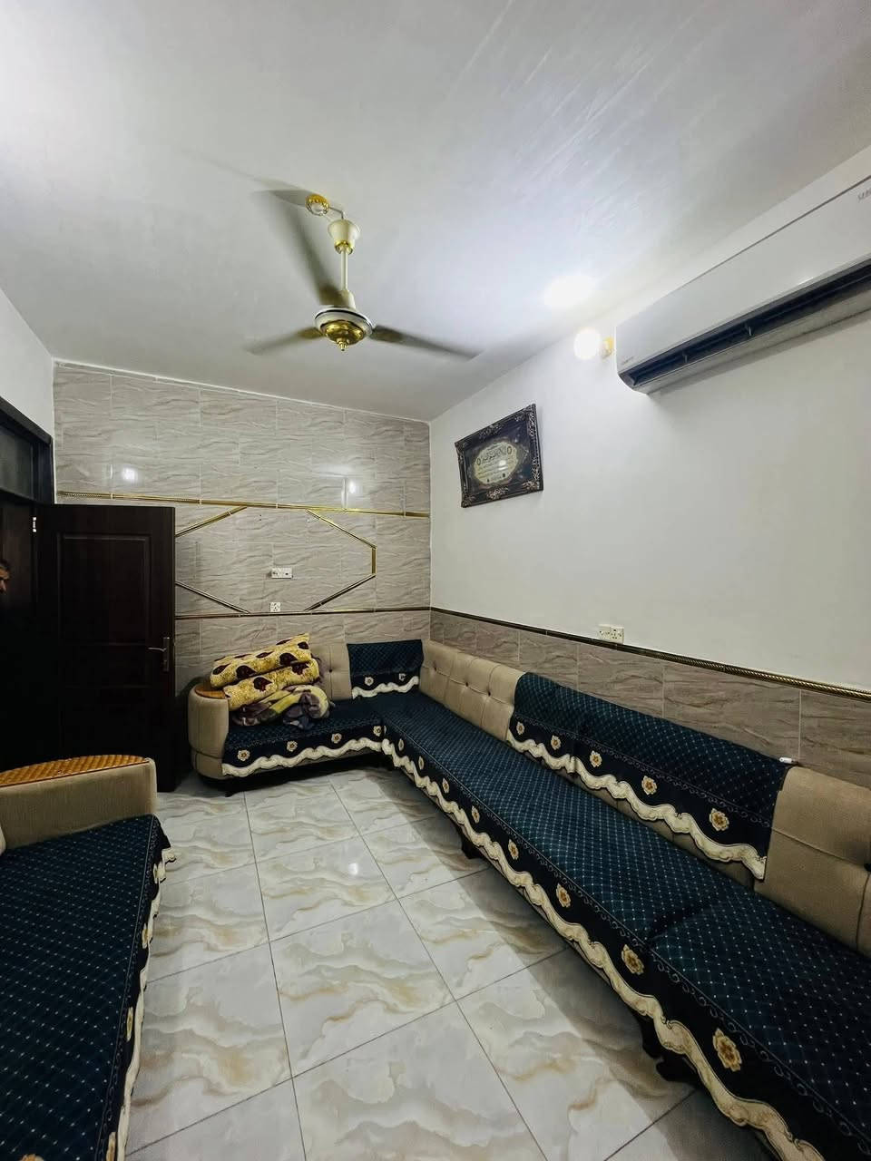 دار  للبيع 100 متر طابو صرف بالنجف الأشرف 

حي ميسان قطاع 22 .. قرب شارع الكيات موقع جيد

 بناء درجة أولى 2025 صب كونكريت مسلح .. شارع 12 متر تبليط

يحتوي طابقين

الاول / غرفة وصالة واستقبال ومطبخ ومكشوفة
وصحيات داخلية وخارجية 

الثاني / غرفتين وصالة وصحيات

#السعر 143مع المجال....A

للأستفسار *********** واتساب أيضاً موجود
