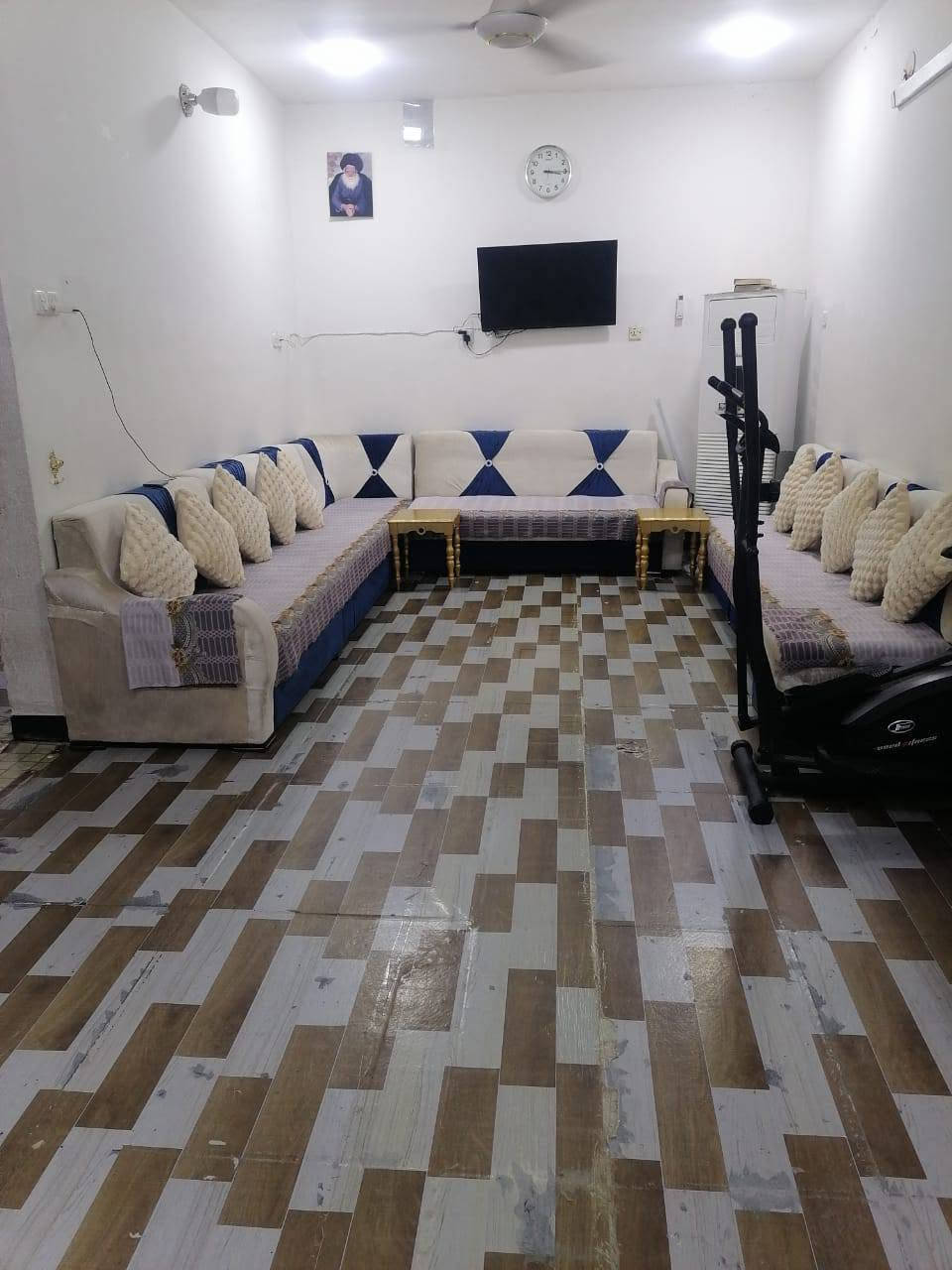 دار للبيع مساحه 250 بناء غرفتين وصاله ومطبخ وصحيات سند 25 مشمول بقرار التطويب معاملة بلديه كامله نزلة شيخ سامي سعر 20 وبي مجال للاستفسار اتصال على صاحب الدار ***********
