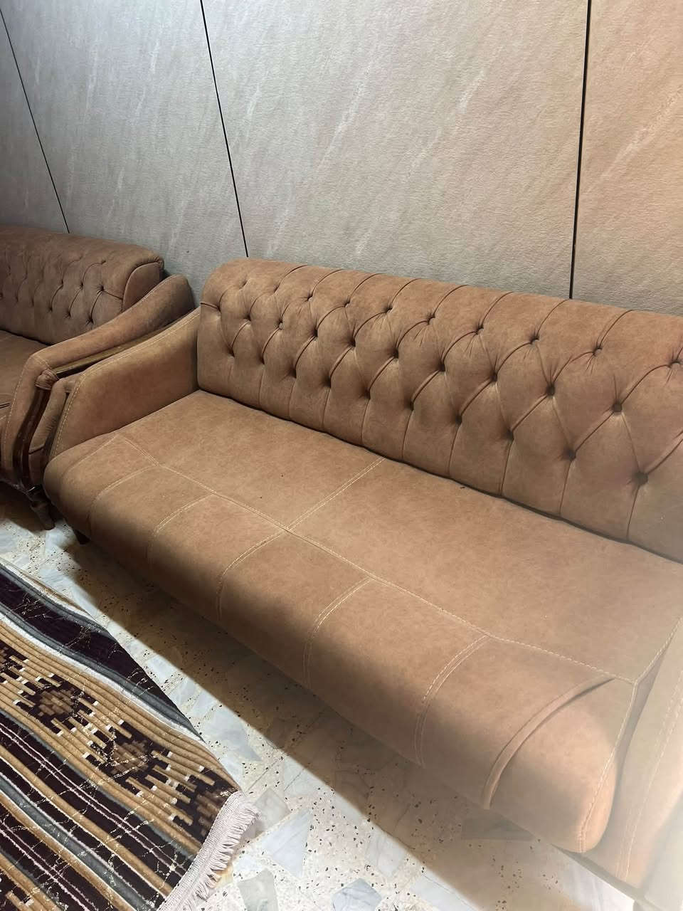 تخم قنفات عدد ٢   للبيع ٧٠٠ وبه مجال ت ***********
