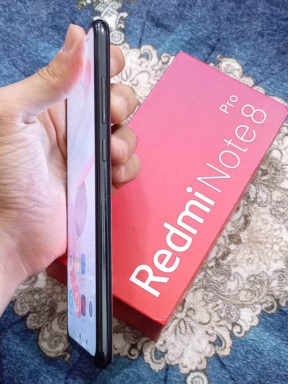 للبيع Redmi Note 8 Pro (6GB RAM / 128GB Storage)
ريدمي نوت 8 برو 

✅ رام 6GB ✅ ذاكرة 128GB ✅ معالج Helio G90T ✅ كاميرا 64MP ✅ بطارية 4500mAh ✅ يدعم الشحن السريع
المحتويات:  كارتون وكفر حمايه 
🔹 الجهاز نظيف ويعمل بكفاءة، فقط مكان الخط غير شغال 
 السعر 150 ألف وبي مجال