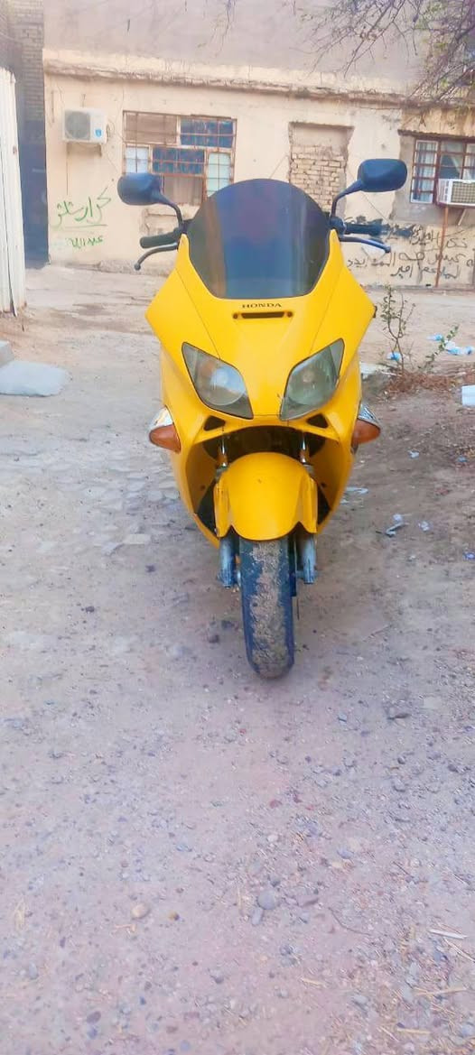 بسبب التزامي واهمالي للمنشور اعيد النشر على حضراتكم
فورزة صفر ستة كاملة الشكل كدامكم  مابيهة اي نقص ماعدا دبلات امامية والباقي خير من الله السعر 400 الف موجود نت واتصال ***********
مستعجل عالبيع اليوم فقط غدا يلغى المنشور
