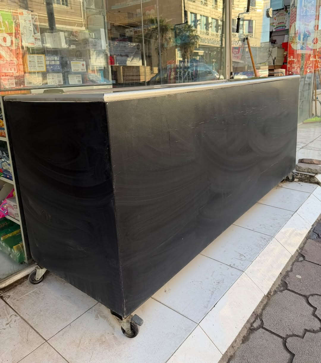 مجمده مسعتمل بحاله جيده  شغاله ..للبيع
الطول 210cm

اي استفسار ***********

